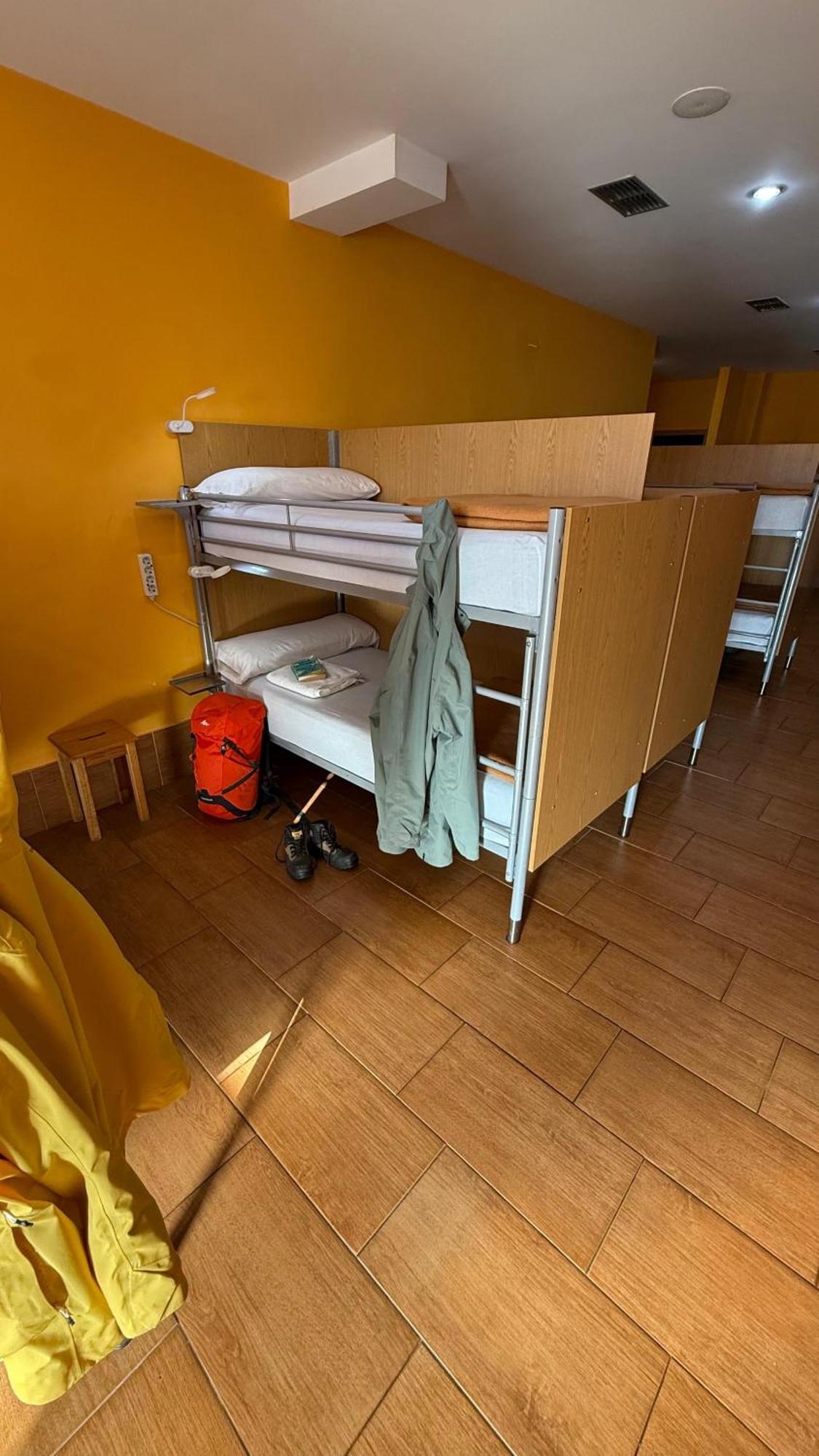 Albergue Lecer Sobrado Porta Exterior foto